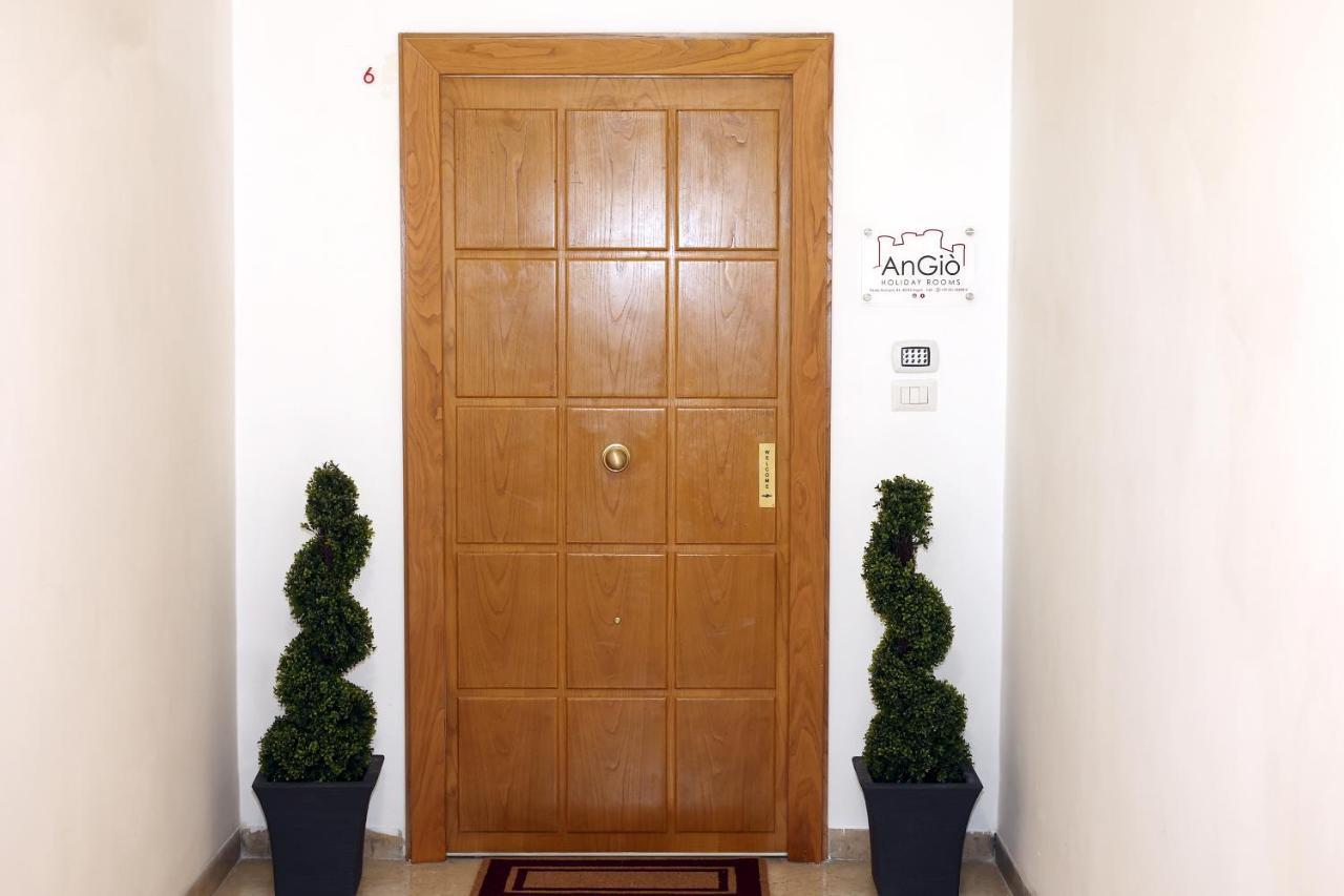 Angio Holiday Rooms Neapel Exterior foto