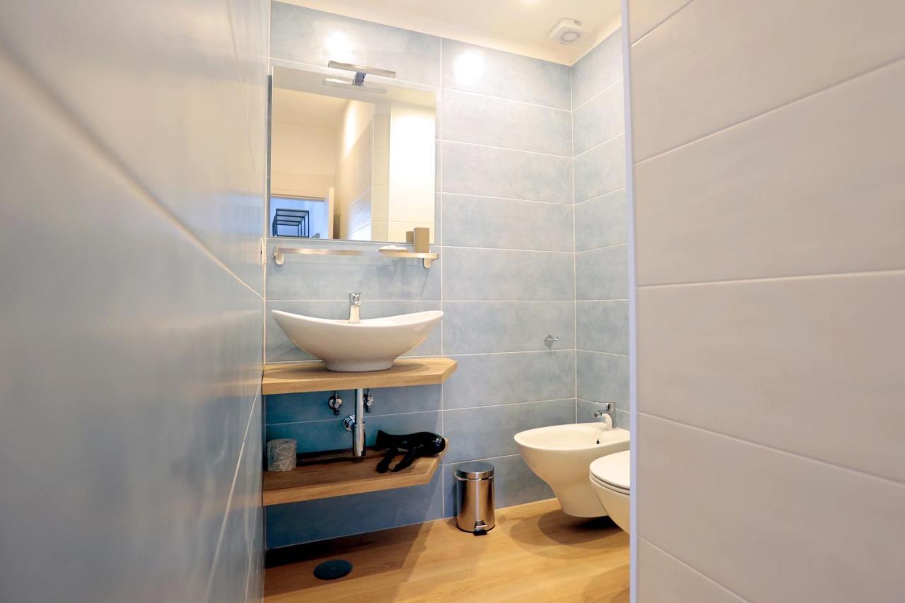 Angio Holiday Rooms Neapel Exterior foto